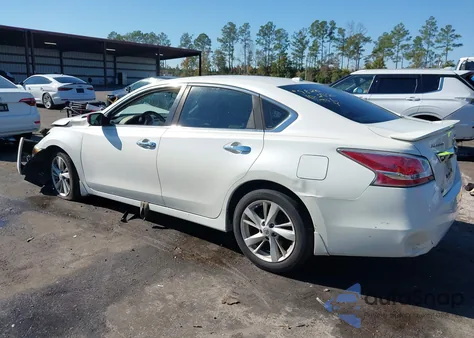 2015 Nissan Altima 2.5 S z USA, uszkodzony, nr VIN 1N4AL3AP8FC592057